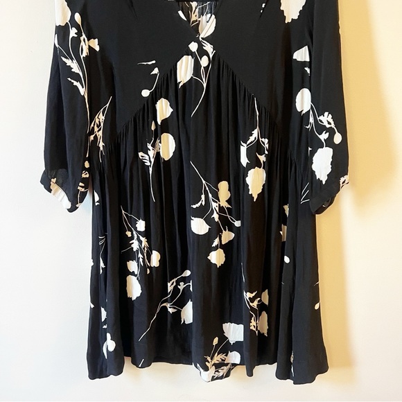 ba&sh Black Floral V-neck Crepe Lady Dress Mini Length Size Medium Flowy - Picture 4 of 11